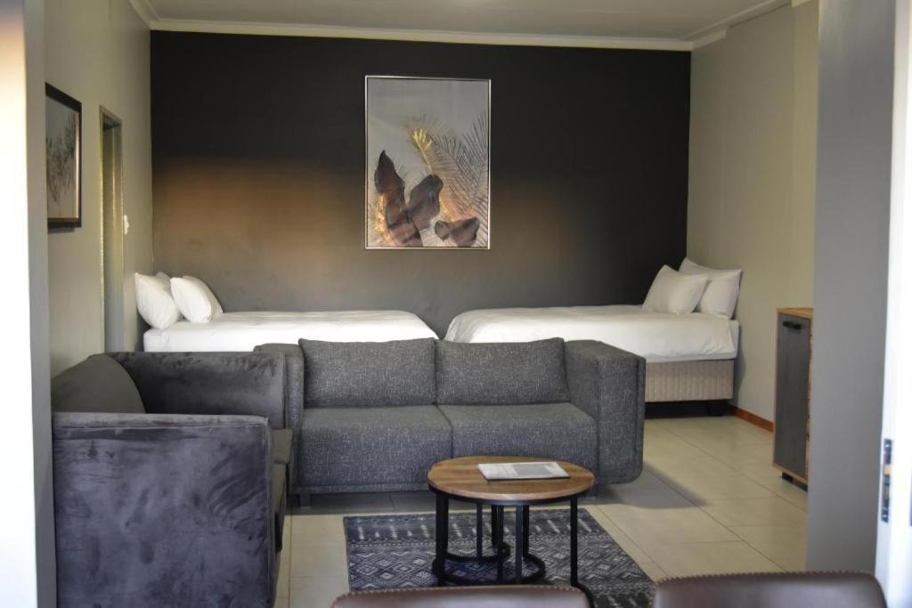 Quiver Inn Guesthouse Keetmanshoop Extérieur photo