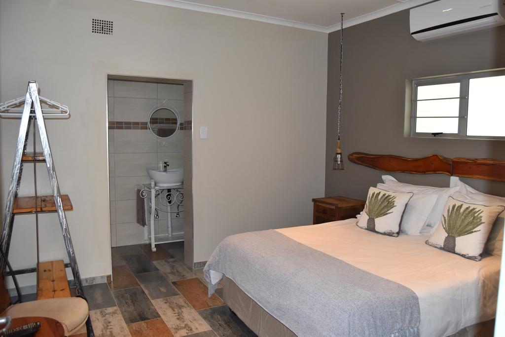 Quiver Inn Guesthouse Keetmanshoop Extérieur photo